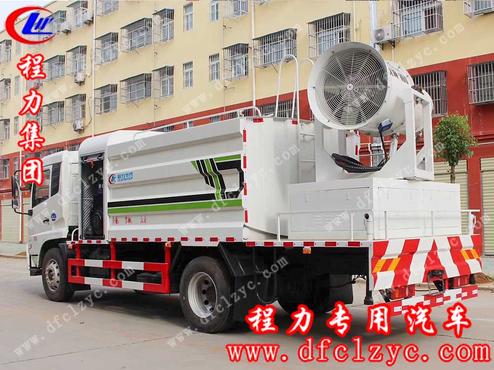 湖北程力集團(tuán)生產(chǎn)的東風(fēng)天錦抑塵車(chē)