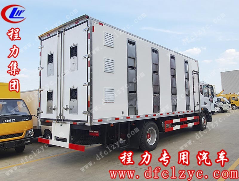 湖北程力集團(tuán)生產(chǎn)的東風(fēng)D9豬苗運輸車